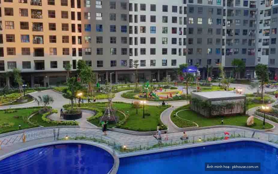 Ảnh thực tế hồ bơi nội khu đã vận hành dự án Bcons Garden