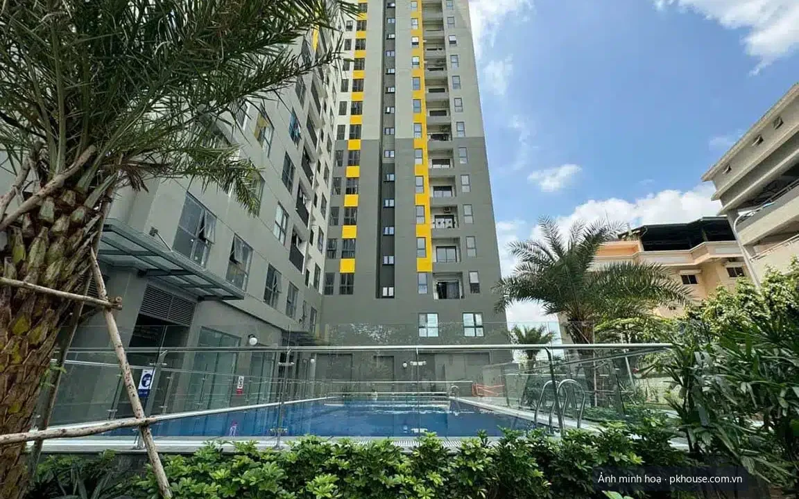 Hồ bơi nội khu dự án Bcons Polygon