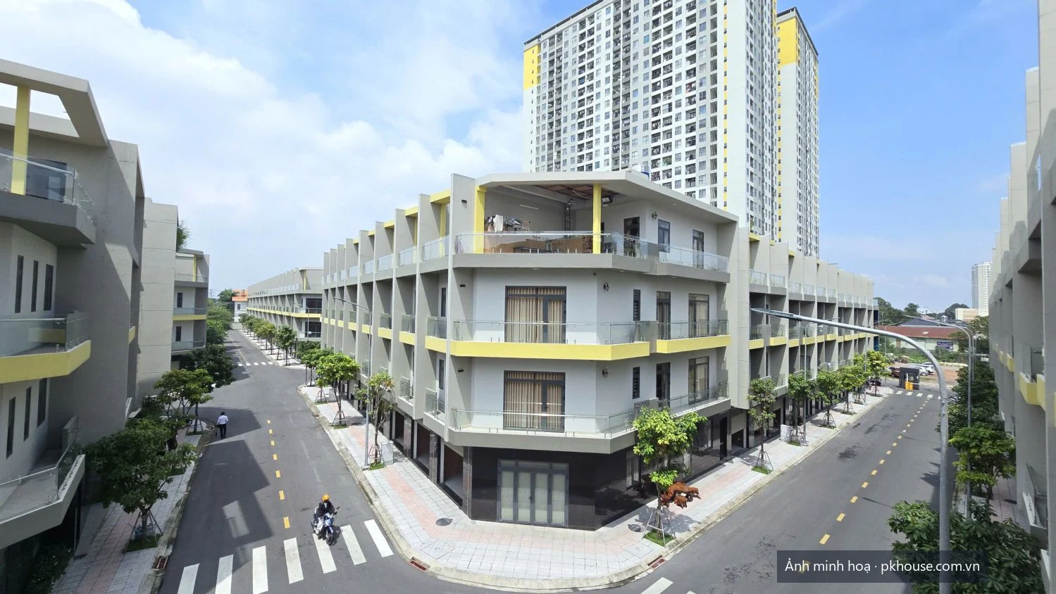Ảnh thực tế dãy nhà phố đã hoàn thiện dự án Bcons Uni Valley